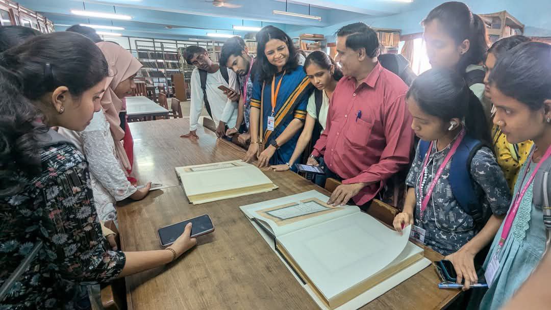 Modern College Images