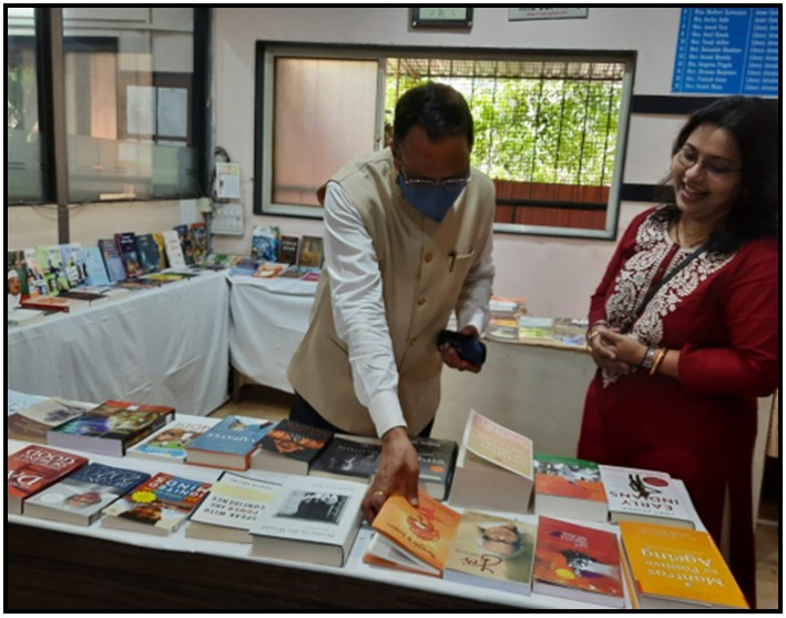 Modern College Images